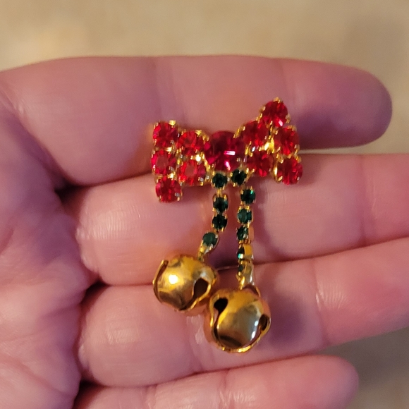 Vintage Holiday Christmas Jingle Bell Bow Pin with Rhinestones in Gold Tone - Picture 3 of 4